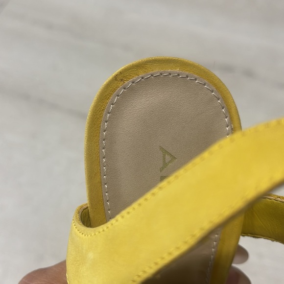 Aldo Platform Heels in Yellow and Raffia | Size 36.5 EU / Size 6.5 US - Picture 6 of 9